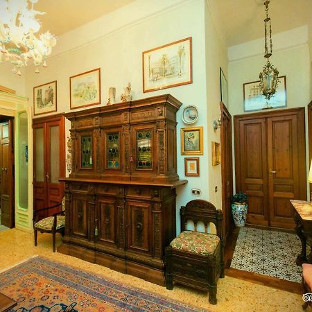 B&B Atmosfere Del Centro Storico Naples Luaran gambar