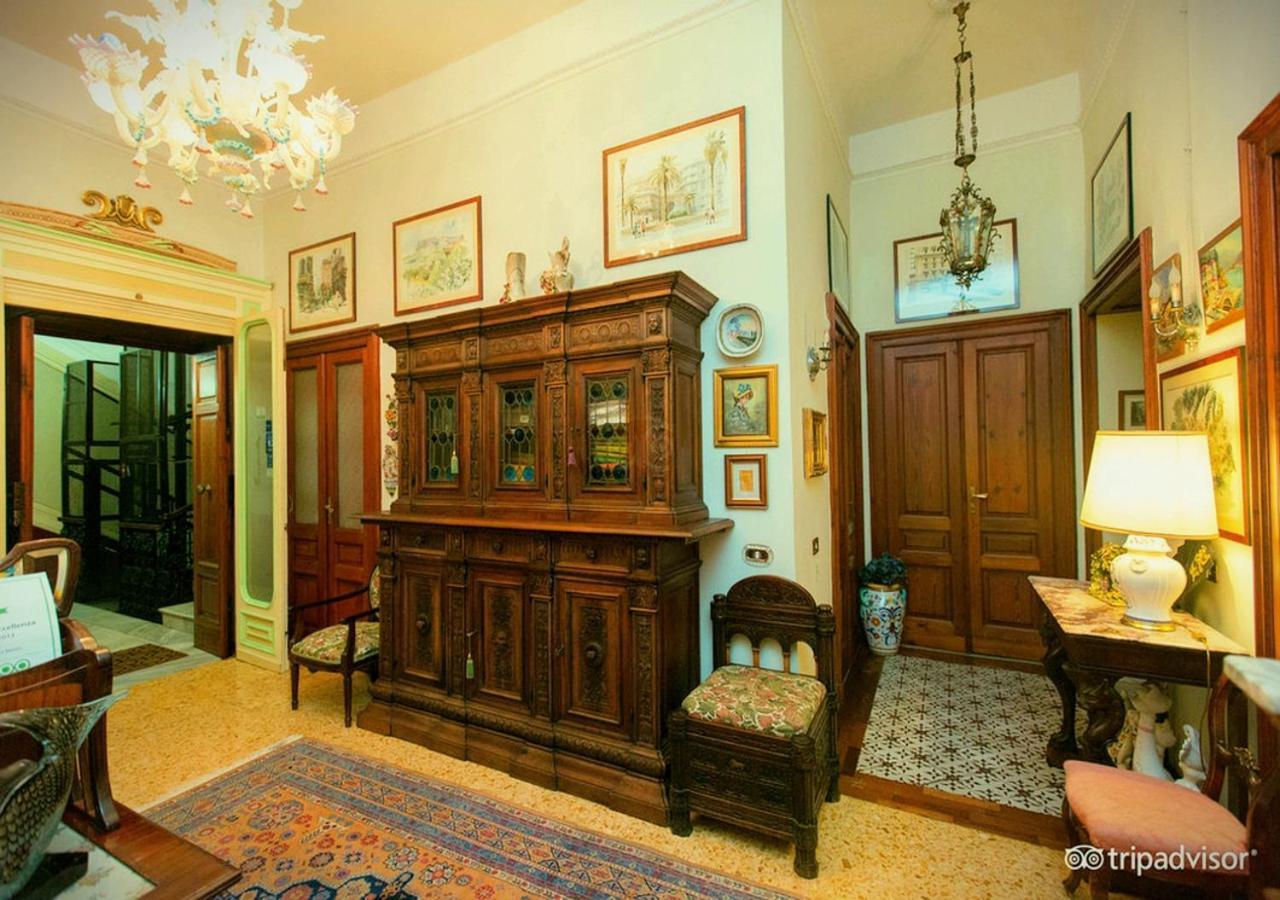 B&B Atmosfere Del Centro Storico Naples Luaran gambar