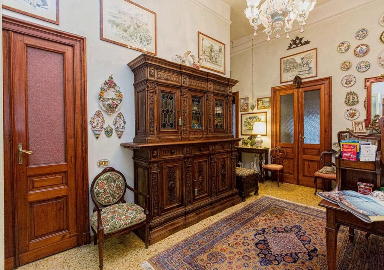 B&B Atmosfere Del Centro Storico Naples Luaran gambar