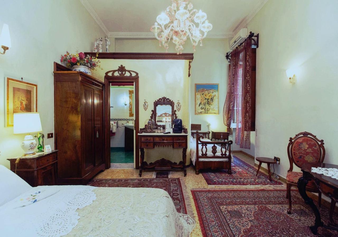 B&B Atmosfere Del Centro Storico Naples Luaran gambar