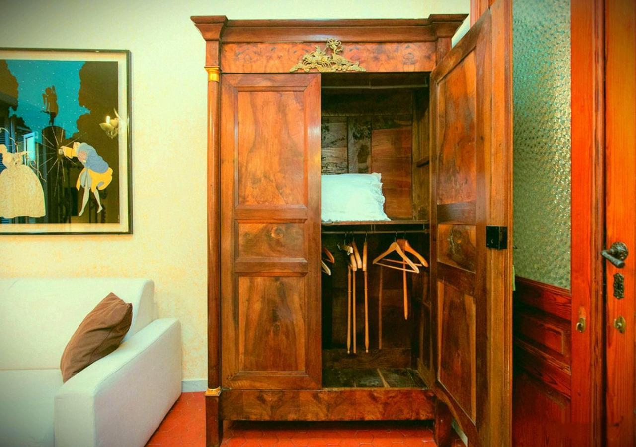 B&B Atmosfere Del Centro Storico Naples Luaran gambar