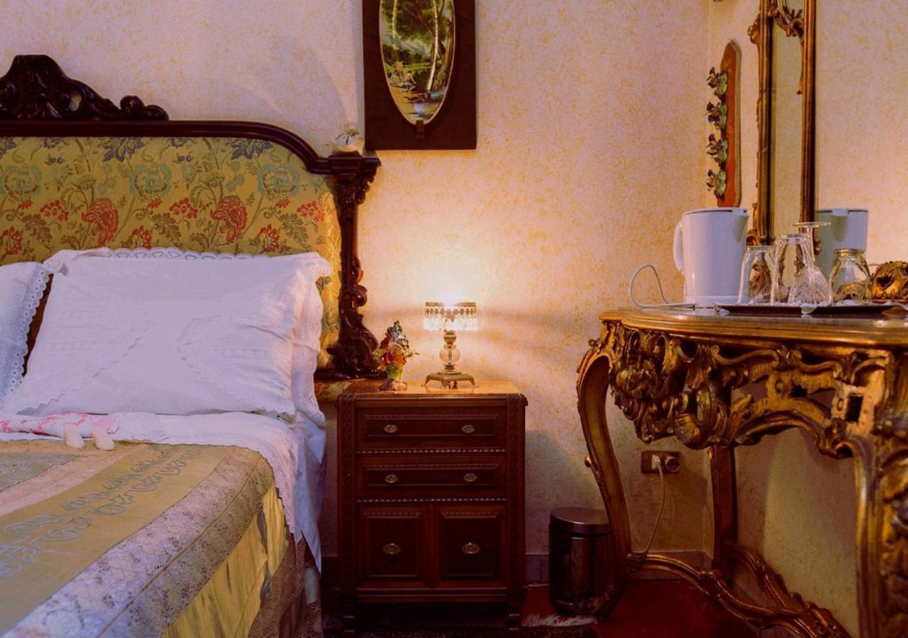 B&B Atmosfere Del Centro Storico Naples Luaran gambar