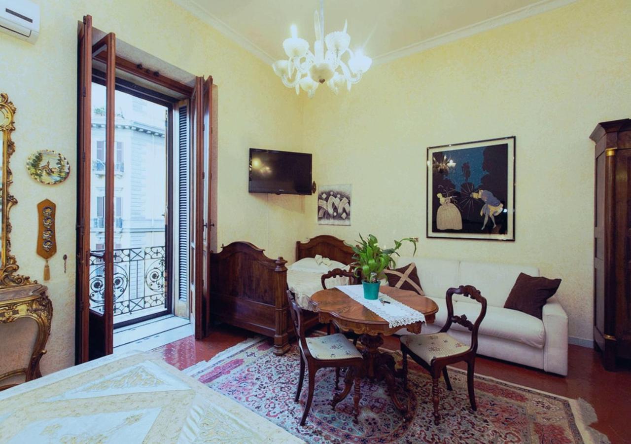 B&B Atmosfere Del Centro Storico Naples Luaran gambar