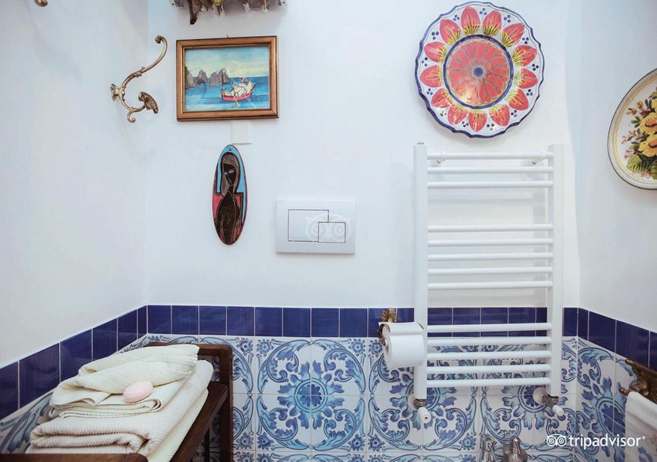 B&B Atmosfere Del Centro Storico Naples Luaran gambar