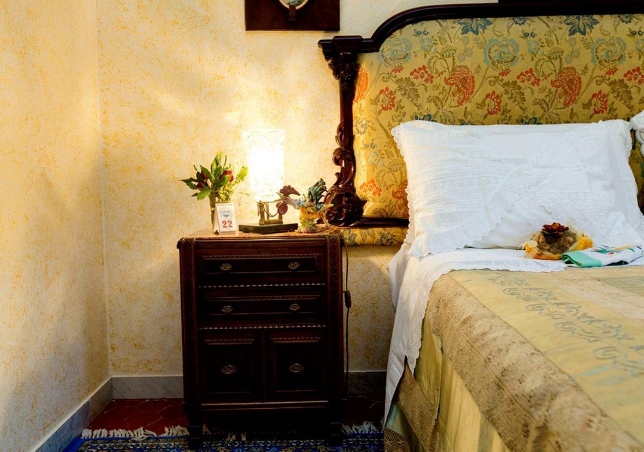 B&B Atmosfere Del Centro Storico Naples Luaran gambar