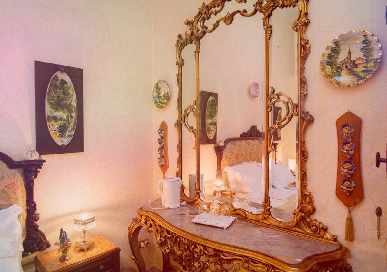 B&B Atmosfere Del Centro Storico Naples Luaran gambar