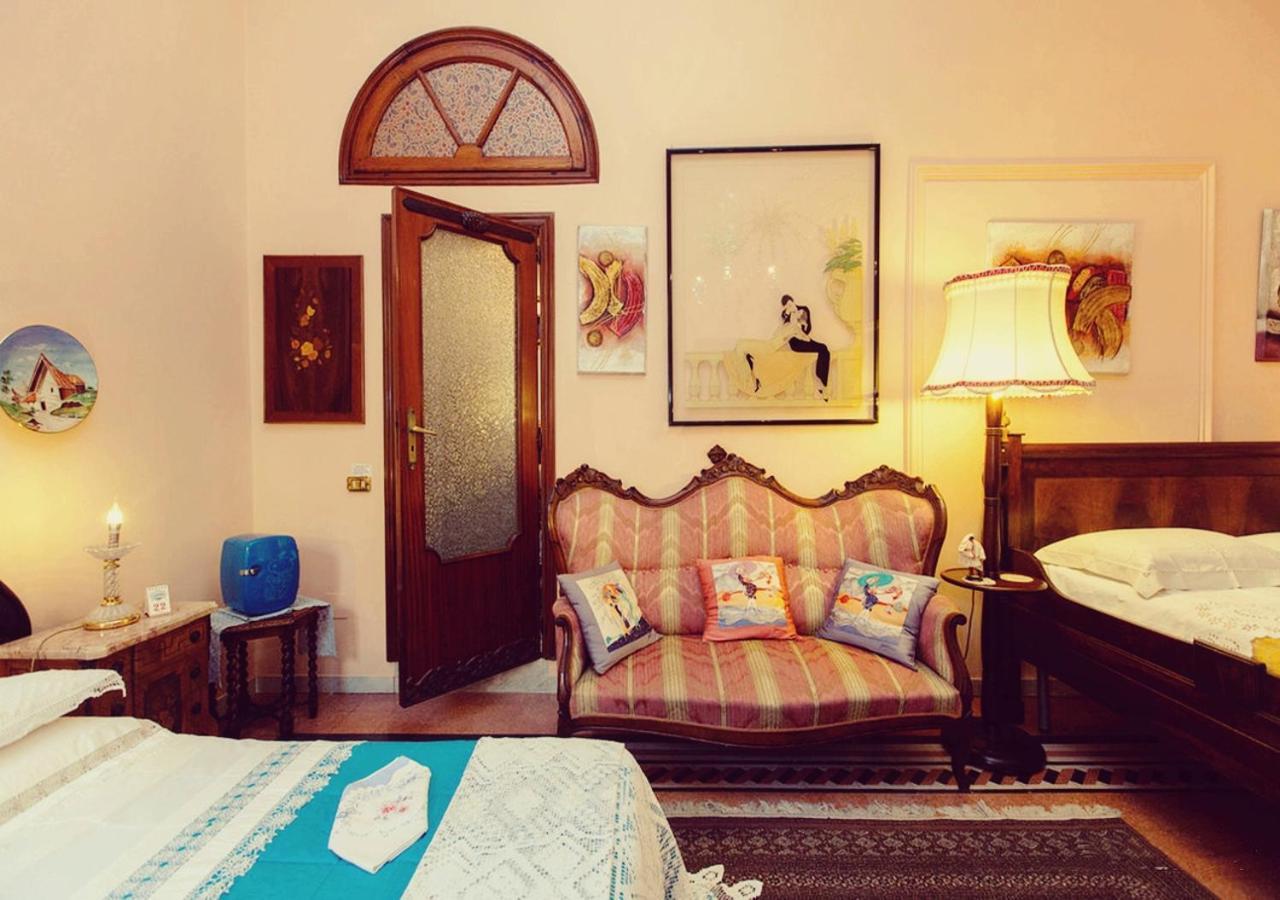 B&B Atmosfere Del Centro Storico Naples Luaran gambar