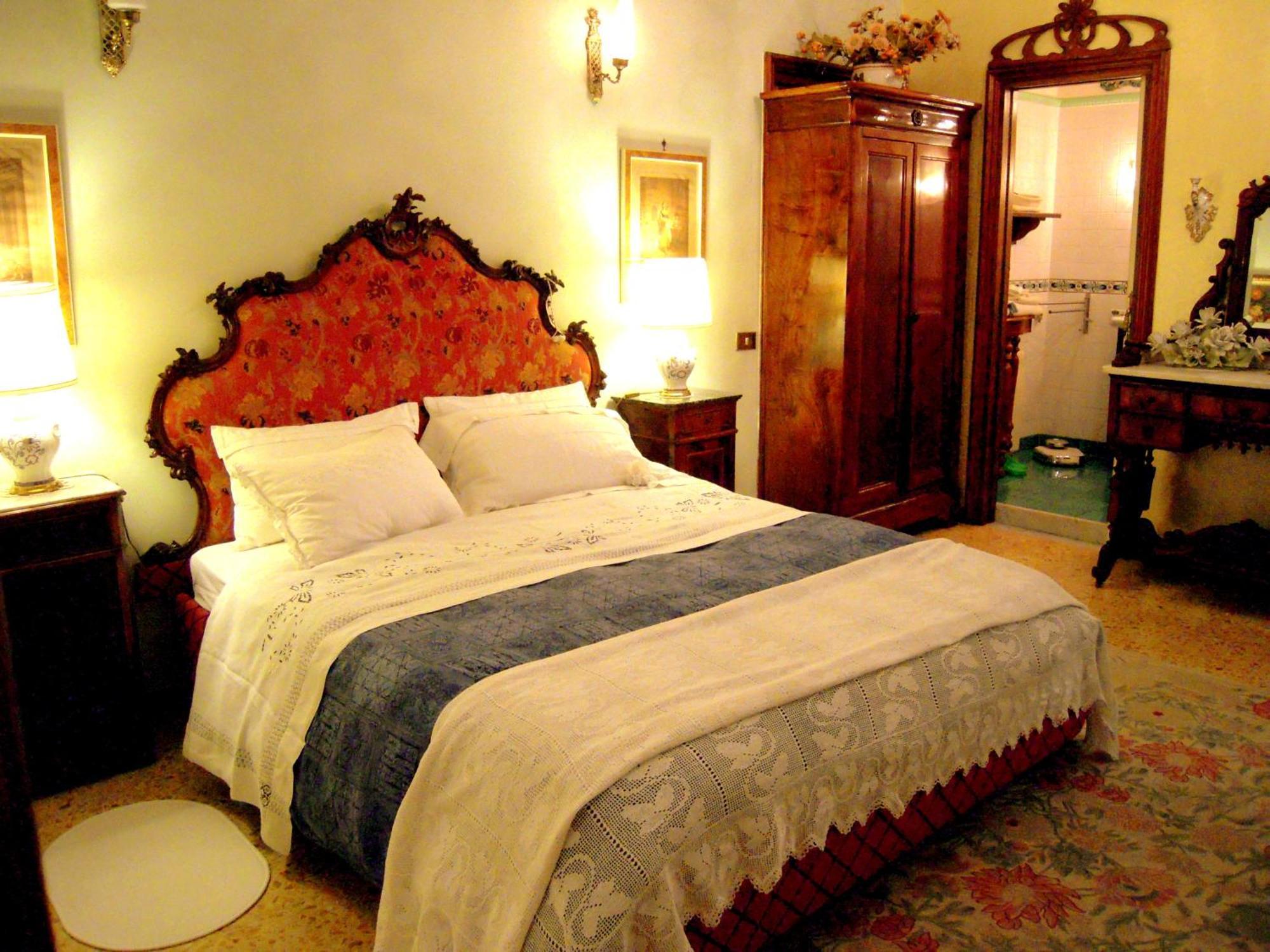 B&B Atmosfere Del Centro Storico Naples Luaran gambar